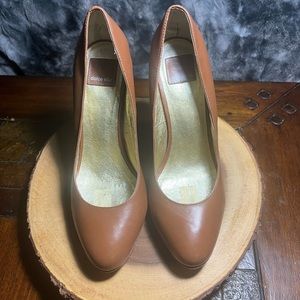 Dolce Vita Brown Heels. Size 7 1/2 great condition High Heel